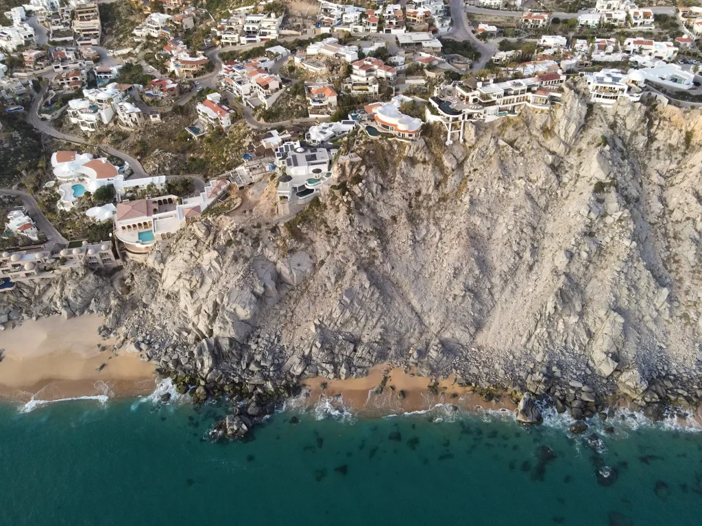 Los Cabos villa rentals: luxurious accommodations for travelers seeking comfort.