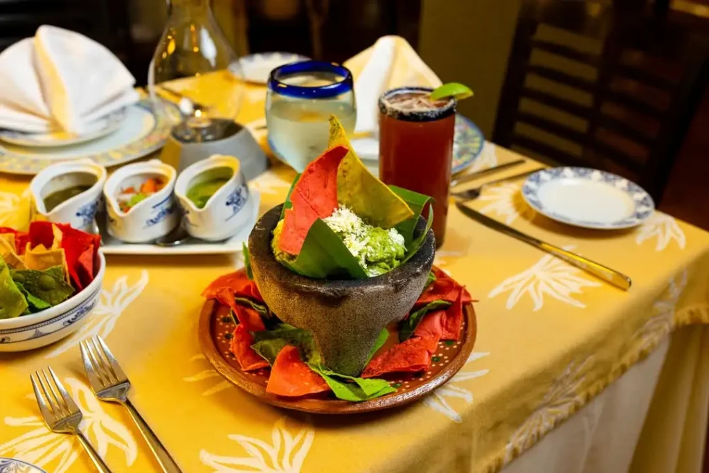 Si estás buscando restaurantes en Zona Hotelera Cancún, Hacienda El Mortero ofrece una auténtica experiencia mexicana.